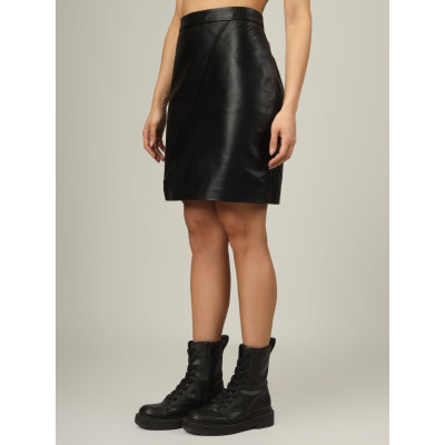 Sleek Side-Slit Leather Skirt – Bold, Elegant & Modern, Classic Meets Bold